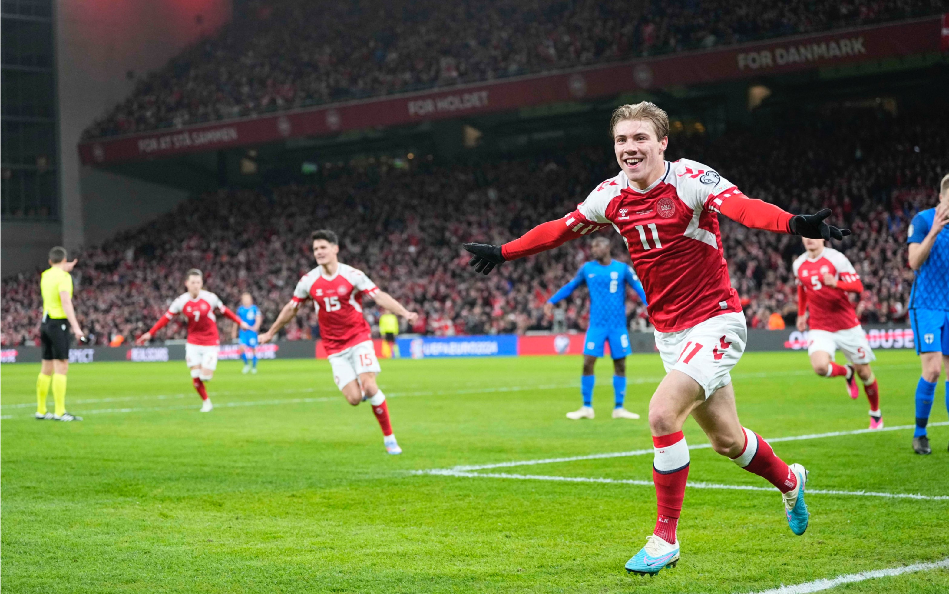 欧预赛劲旅再度败北,新星问鼎呼声高涨 欧预赛劲旅再度败北,新星问鼎呼声高涨