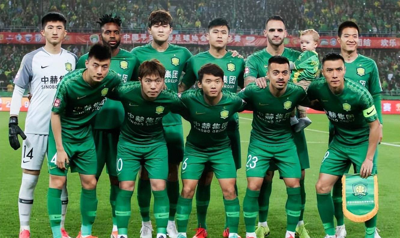 国安球员意志坚定,战胜艰难取得重要3分 国安球员意志坚定,战胜艰难取得重要3分