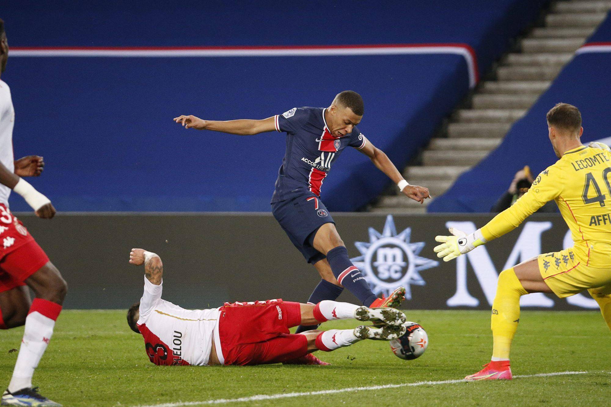 摩纳哥遭遇惨败,状况不容乐观 摩纳哥遭遇惨败,状况不容乐观