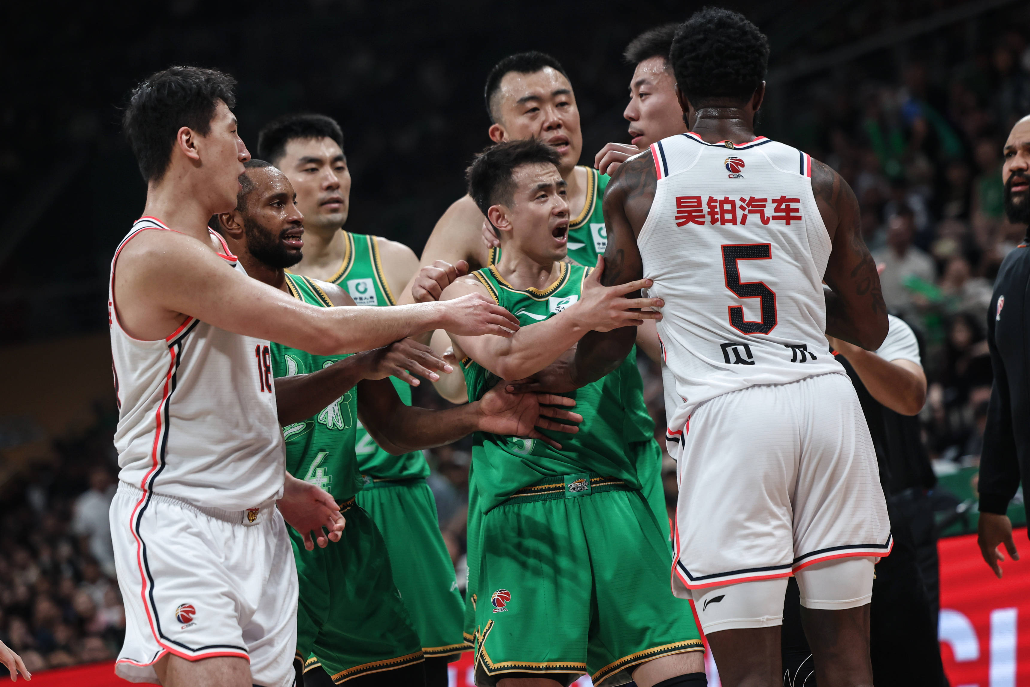 传奇球星回归赛场,给CBA注入新活力 传奇球星回归赛场,给CBA注入新活力