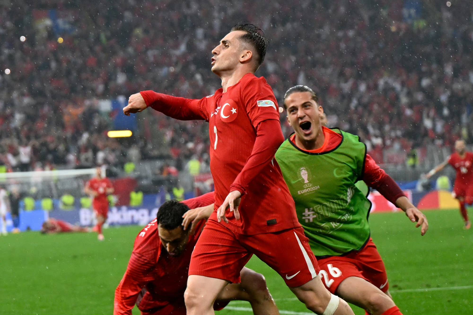 土耳其客场大胜,欧洲杯梦想渐行渐近 土耳其客场大胜,欧洲杯梦想渐行渐近