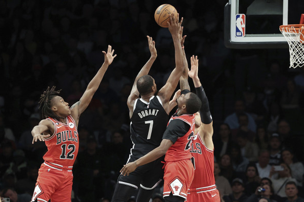 热火险胜篮网,系列赛陷入胶着 热火险胜篮网,系列赛陷入胶着