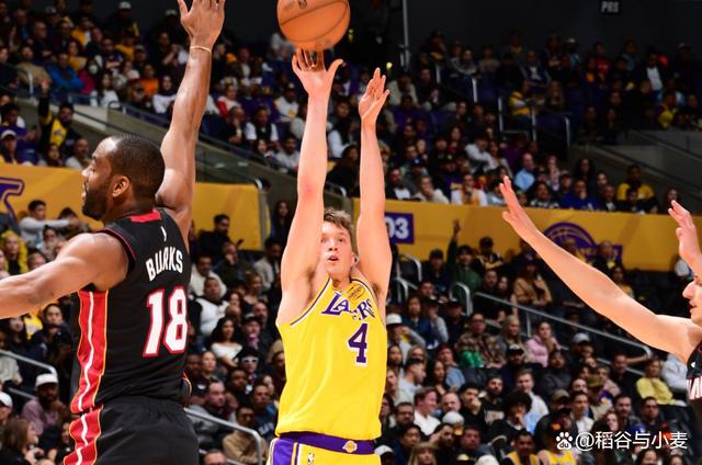 湖人遭遇两连败,湖人内线遭受严重考验 湖人遭遇两连败,湖人内线遭受严重考验