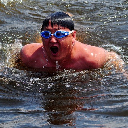 灰狼队队员展示家中训练成果 灰狼队队员展示家中训练成果