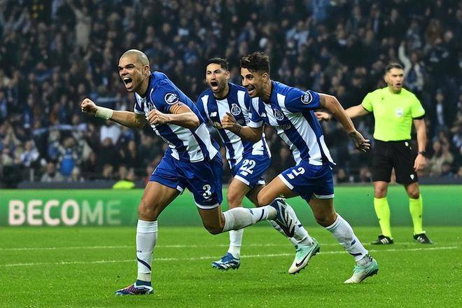 阿贾克斯克波爾圖,馬特坦當家射手 阿贾克斯克波爾圖,馬特坦當家射手