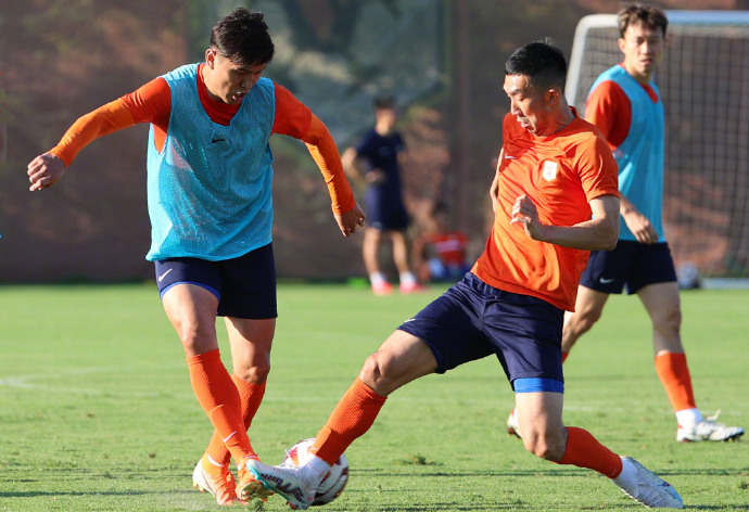 球队训练备战,最终展现在比赛中 球队训练备战,最终展现在比赛中