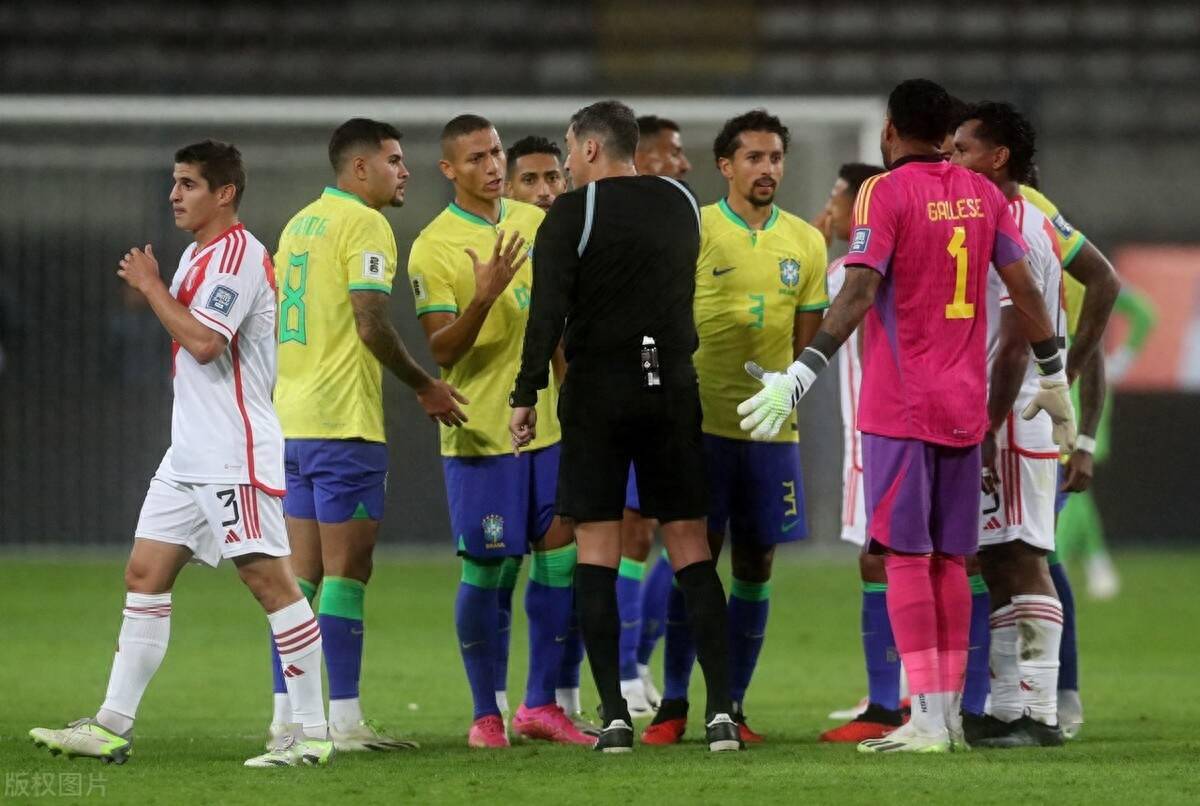 巴西球队连胜三场比赛,争夺小组第一 巴西球队连胜三场比赛,争夺小组第一