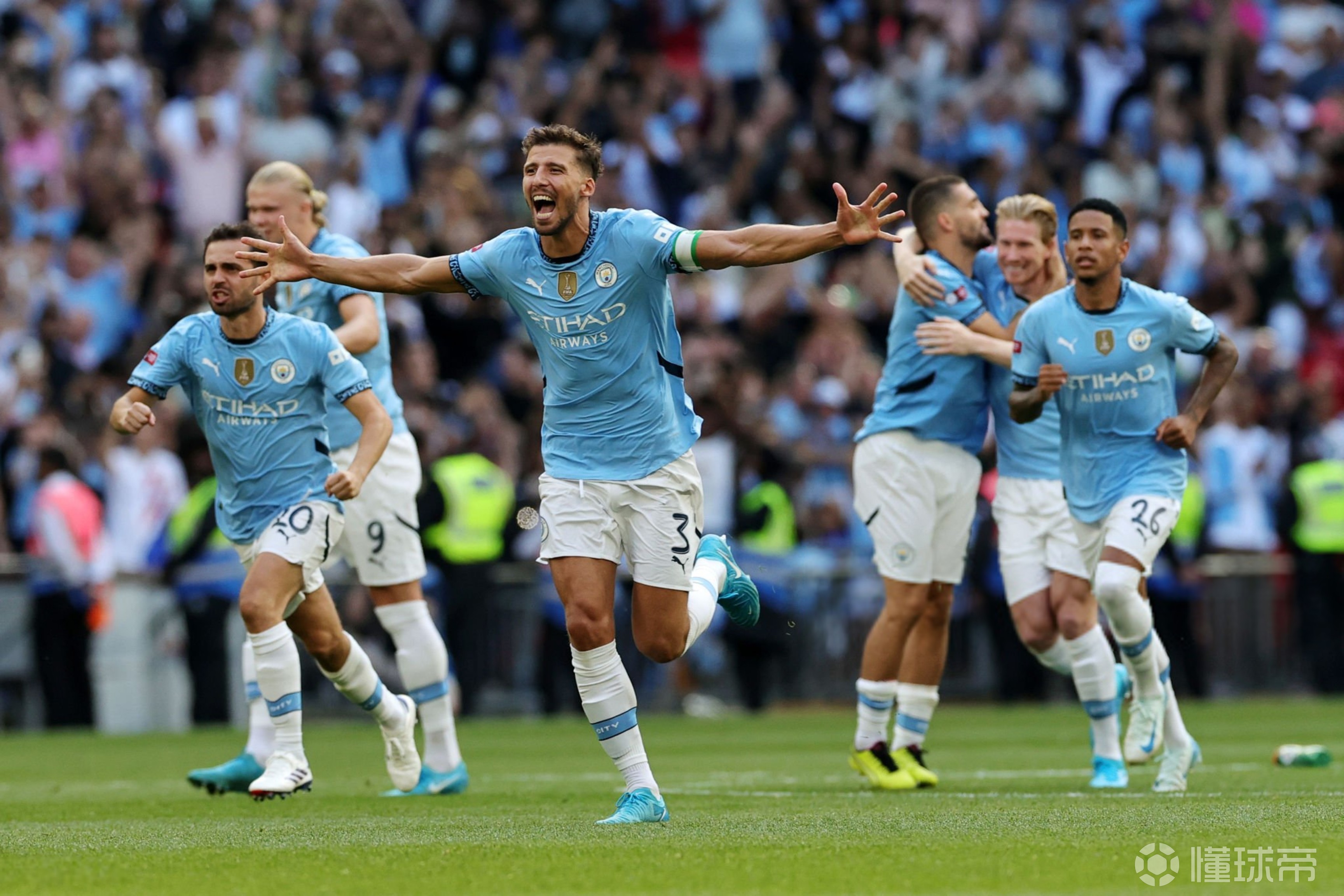 曼城队长呼吁球队团结一心,冲击联赛冠军 曼城队长呼吁球队团结一心,冲击联赛冠军