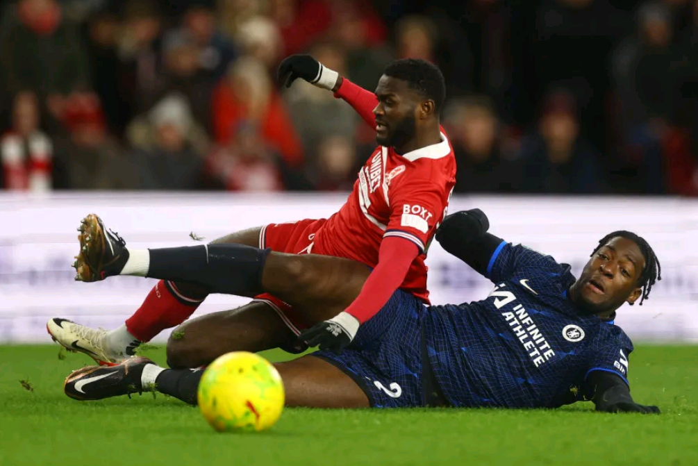 联赛中因暴力冲突暂停比赛,事件发酵 联赛中因暴力冲突暂停比赛,事件发酵