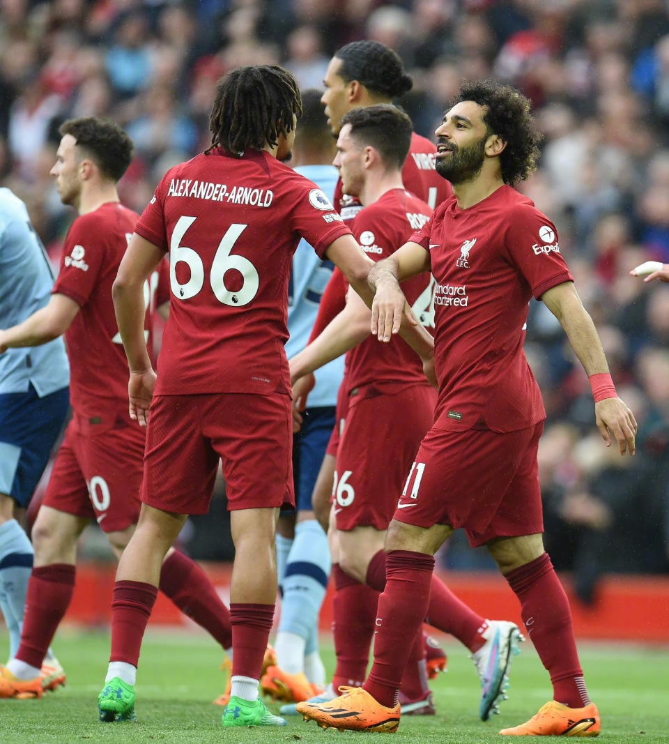 那不勒斯坐拥主场优势,米兰双雄纷纷告捷 那不勒斯坐拥主场优势,米兰双雄纷纷告捷