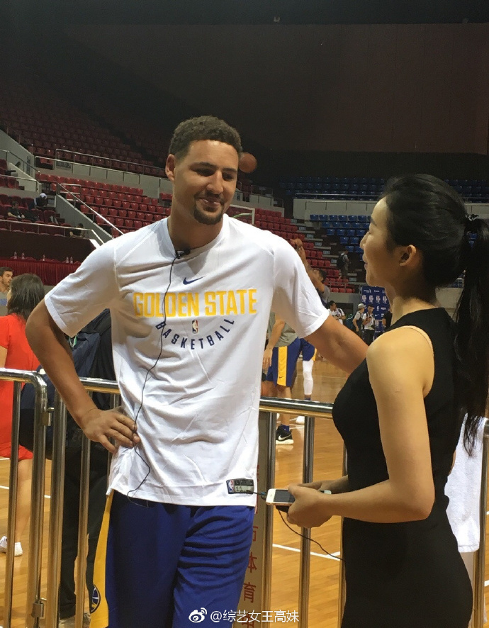 NBA新晋球员无缘比赛,偶像现场为其致歉 NBA新晋球员无缘比赛,偶像现场为其致歉