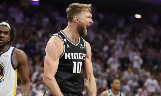 NBA新晋球员无缘比赛,偶像现场为其致歉 NBA新晋球员无缘比赛,偶像现场为其致歉