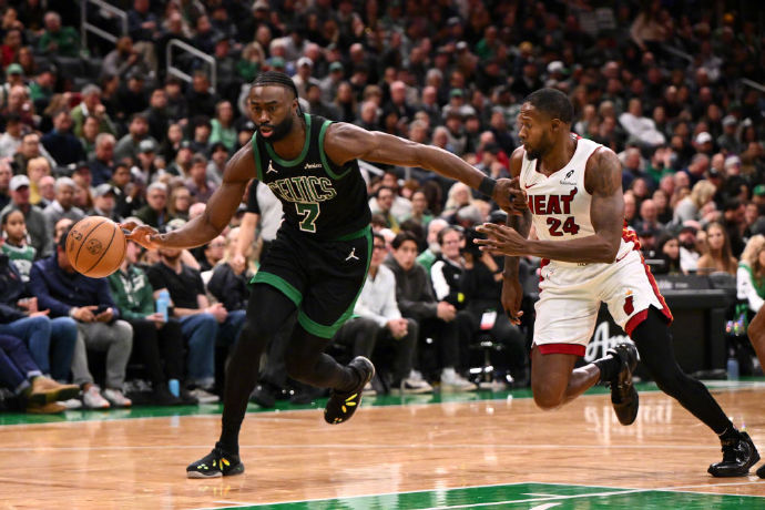 热火再胜凯尔特人,东部半决赛将赛至最后 热火再胜凯尔特人,东部半决赛将赛至最后