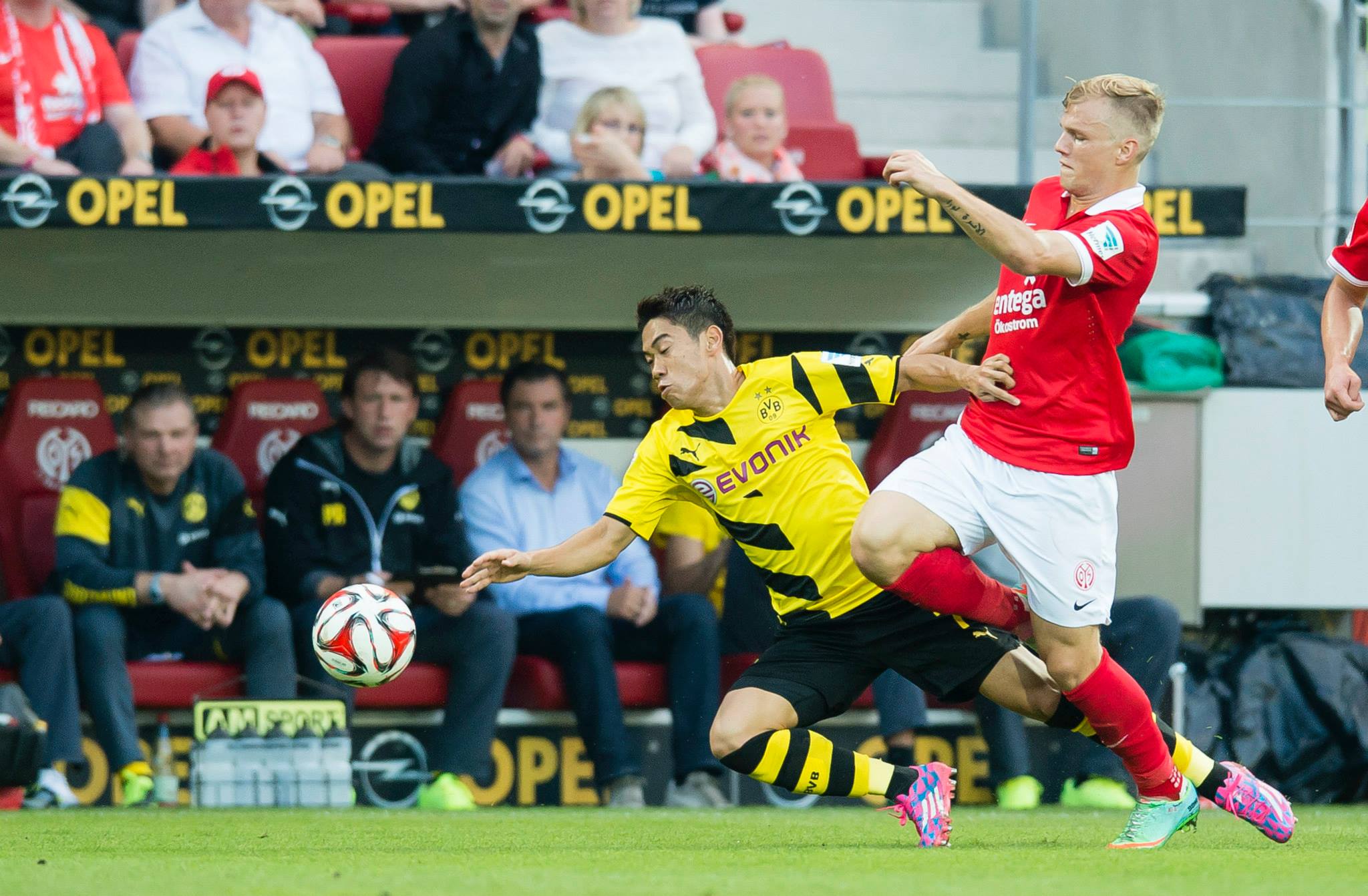 斯图加特遭遇连败,保级压力增大 斯图加特遭遇连败,保级压力增大