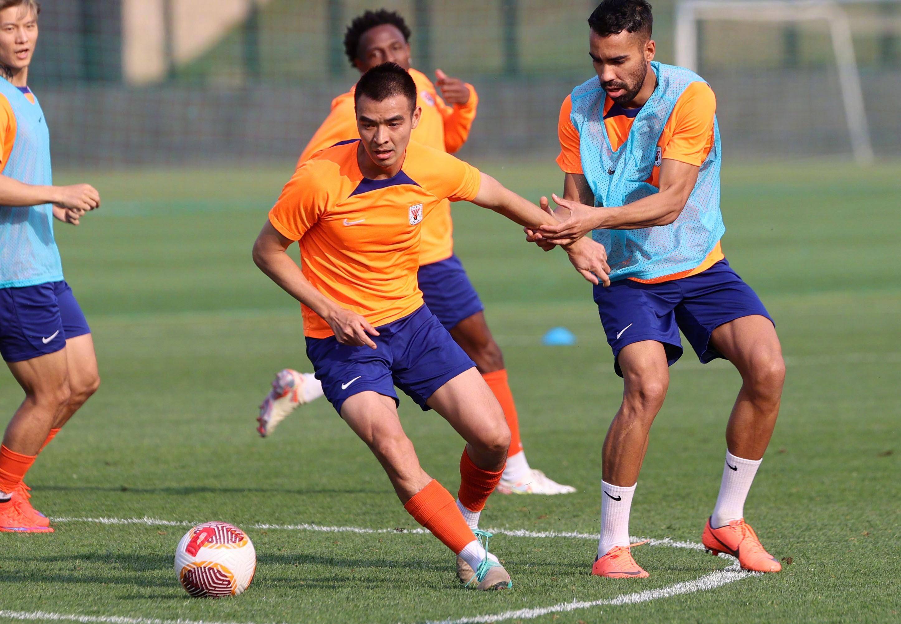 湖南湘涛客场战胜山东鲁能,爆冷取胜 湖南湘涛客场战胜山东鲁能,爆冷取胜