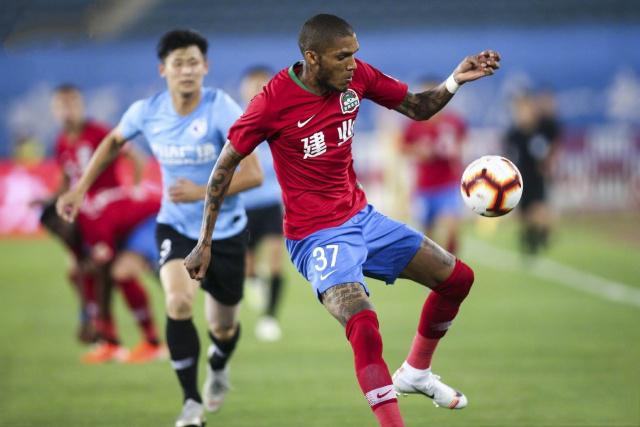 山东鲁能惜败河南建业,表现尚可 山东鲁能惜败河南建业,表现尚可