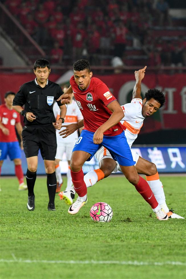 山东鲁能惜败河南建业,表现尚可 山东鲁能惜败河南建业,表现尚可