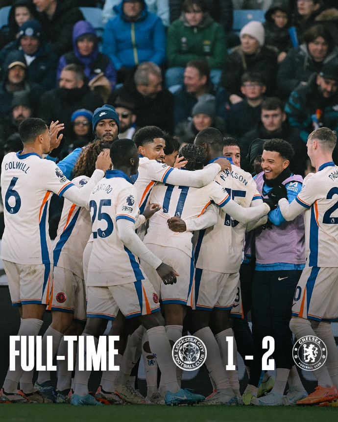 切尔西队员庆祝胜利晋级淘汰赛 切尔西队员庆祝胜利晋级淘汰赛