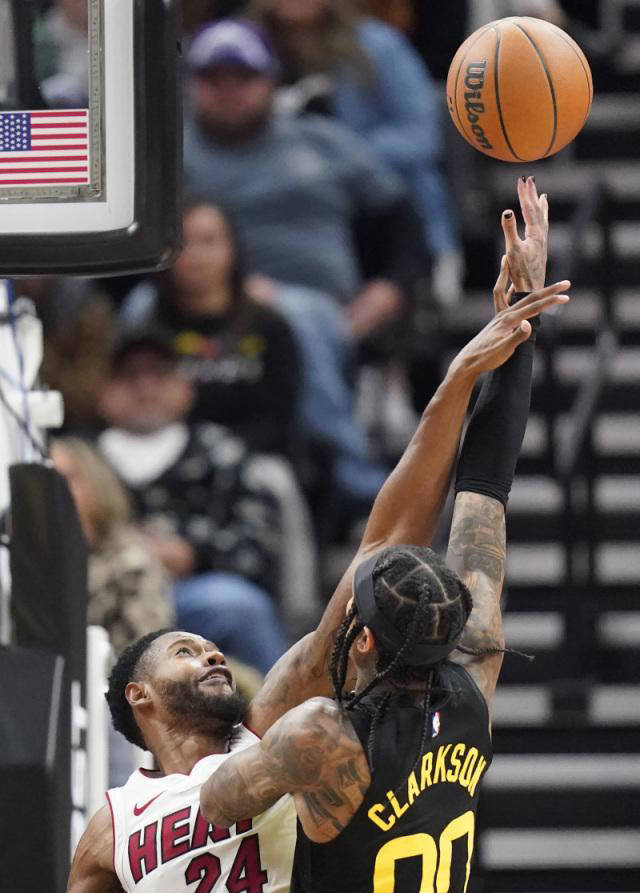 爵士球员士气高涨,连胜前行 爵士球员士气高涨,连胜前行