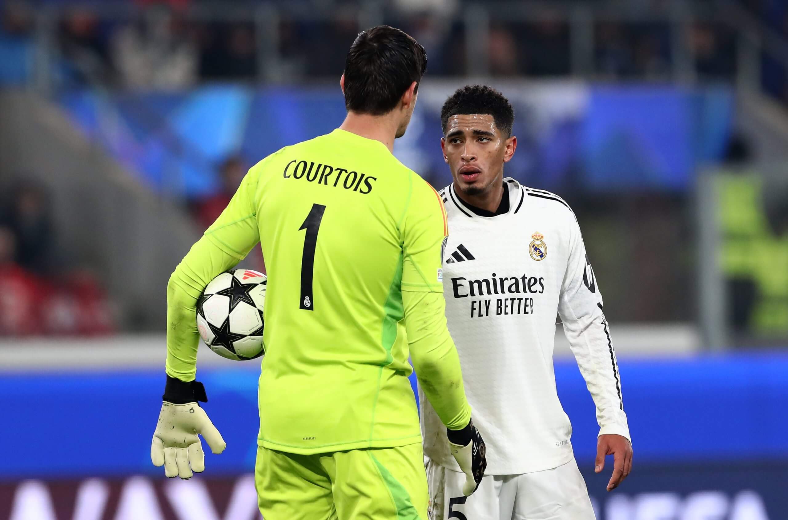 皇马后卫受伤,或将缺席关键比赛 皇马后卫受伤,或将缺席关键比赛