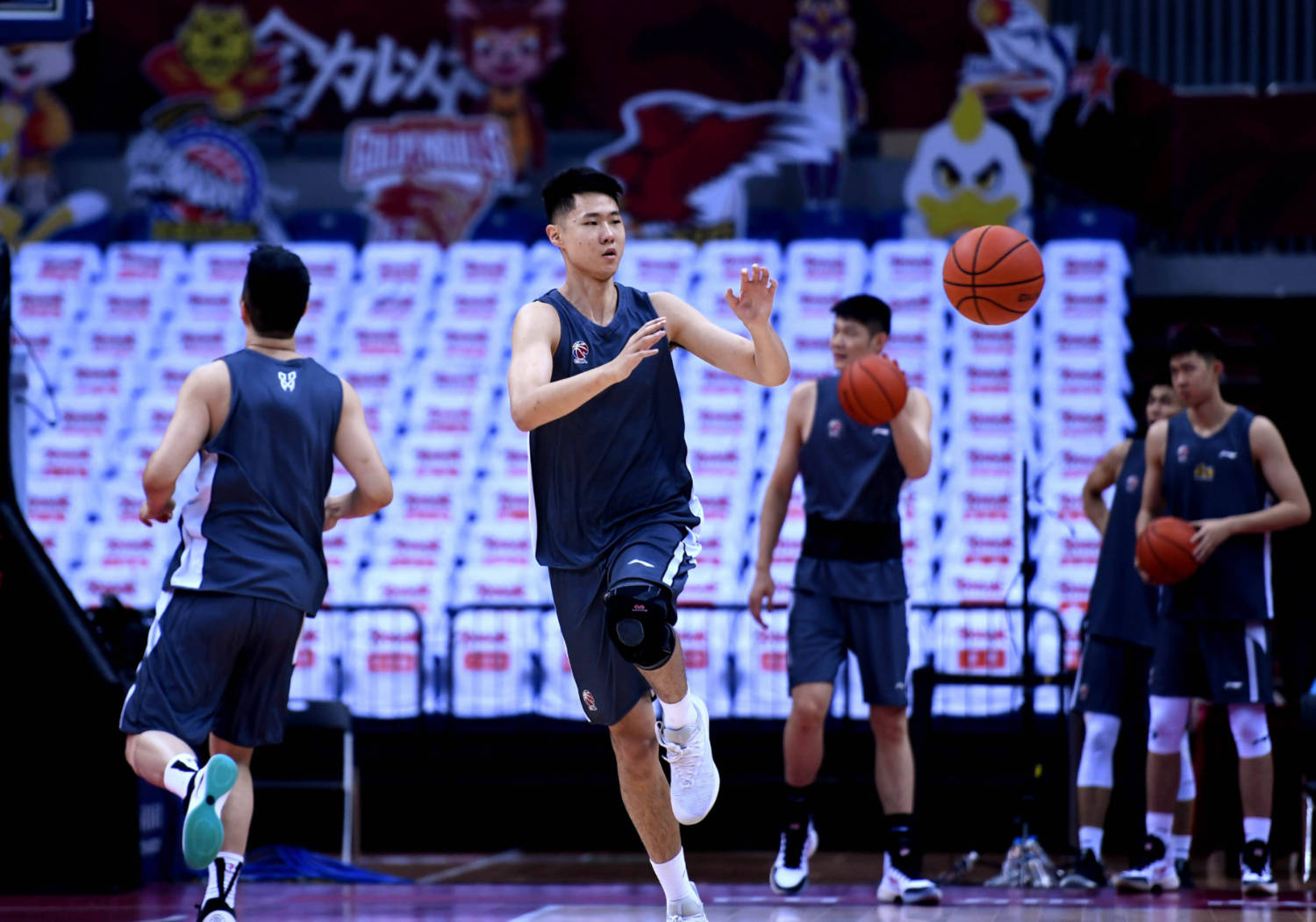 青岛客场击败河南,结束连败 青岛客场击败河南,结束连败