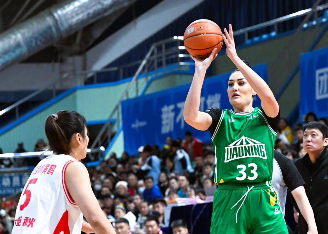 辽宁女篮努力突破,体能持续提升 辽宁女篮努力突破,体能持续提升