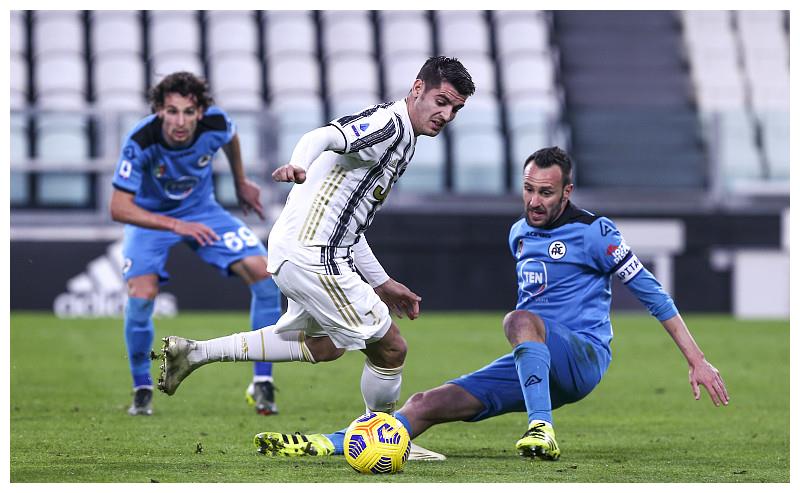 佛罗伦萨后防出现漏洞,被对手抓住机会 佛罗伦萨后防出现漏洞,被对手抓住机会