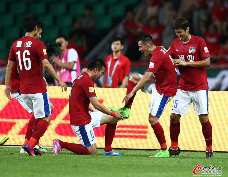 富力主场不敌建业,遭遇四连败 富力主场不敌建业,遭遇四连败