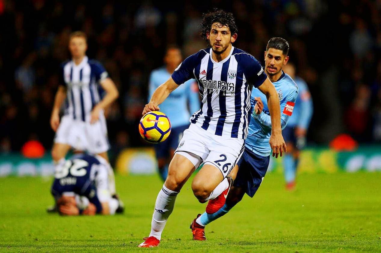 圣埃蒂安主场举行赛前新闻发布会,球队正气昂昂 圣埃蒂安主场举行赛前新闻发布会,球队正气昂昂