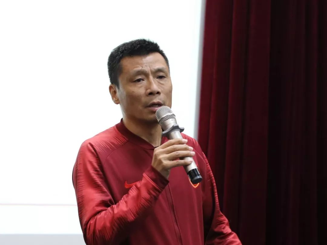 河北华夏幸福全队士气高涨,展现团结力量 河北华夏幸福全队士气高涨,展现团结力量