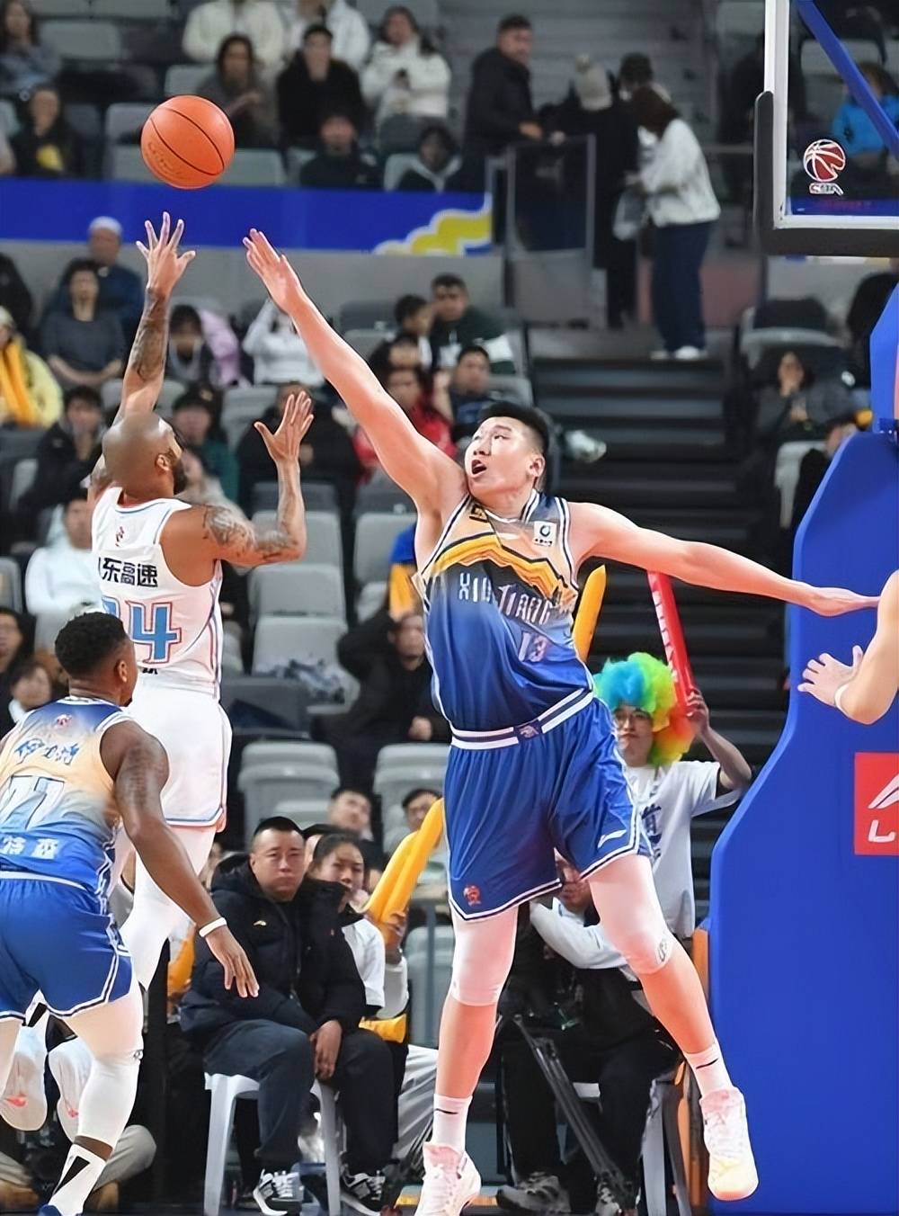 另眼相看!某队球员们展现实力迎接挑战 另眼相看!某队球员们展现实力迎接挑战