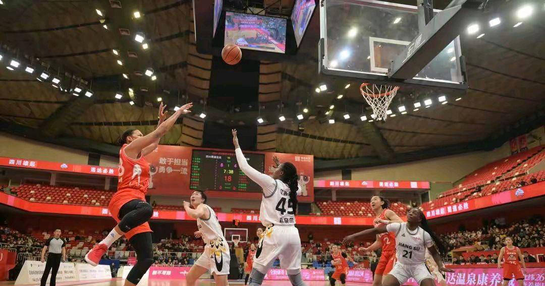 热门球队在比赛中展现出无比实力 热门球队在比赛中展现出无比实力