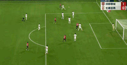 沃尔夫斯堡突破对手防线,锋线火力全开大胜对手 沃尔夫斯堡突破对手防线,锋线火力全开大胜对手