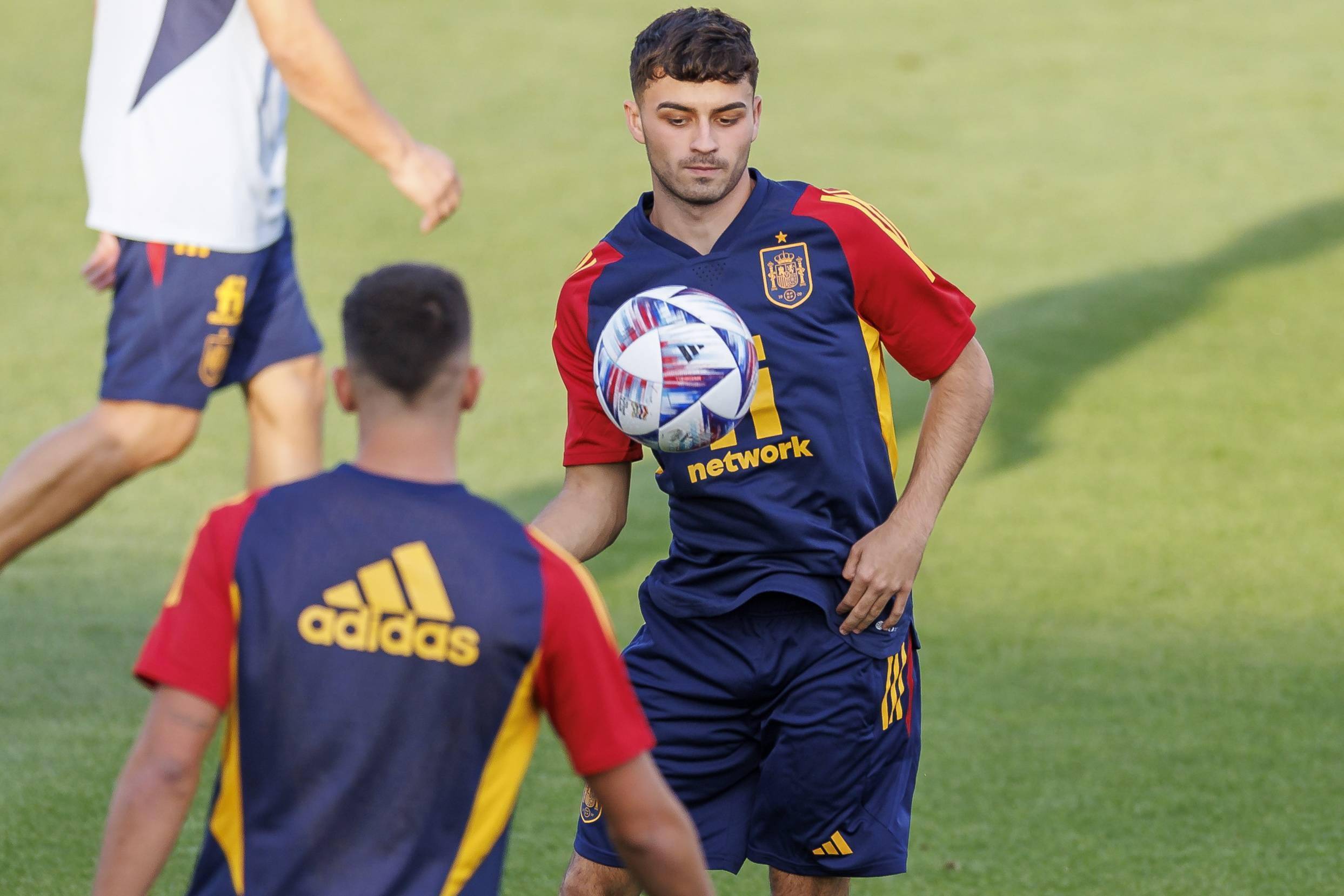 西班牙面对瑞士，备战策略浮出水面