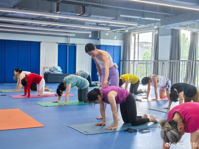 教练组组织了一次特殊的训练,为比赛做准备 教练组组织了一次特殊的训练,为比赛做准备