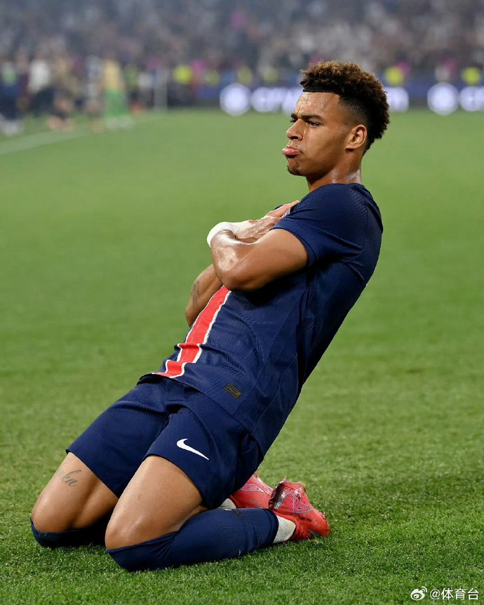 巴黎圣日耳曼球员战术精湛,备战欧冠冠军加冕 巴黎圣日耳曼球员战术精湛,备战欧冠冠军加冕