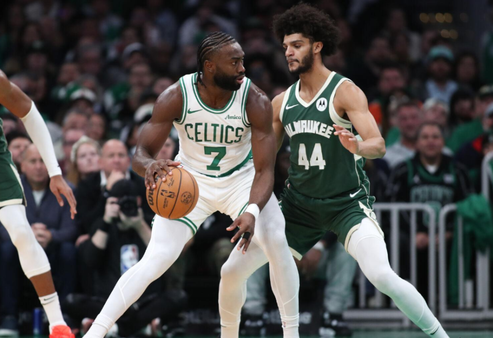 欧文发飙!篮网大胜雄鹿,战胜失败一片混乱 欧文发飙!篮网大胜雄鹿,战胜失败一片混乱