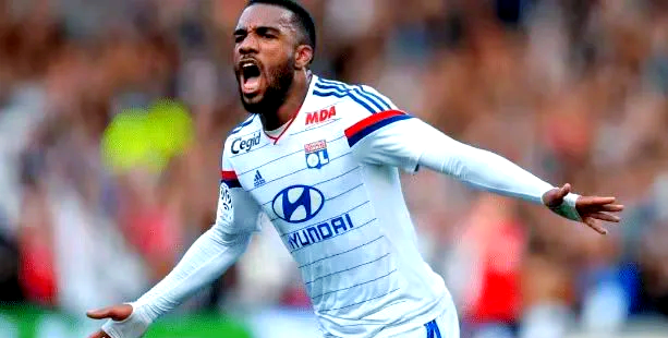 里昂面对南特:哪支球队会夺得胜利? 里昂面对南特:哪支球队会夺得胜利?