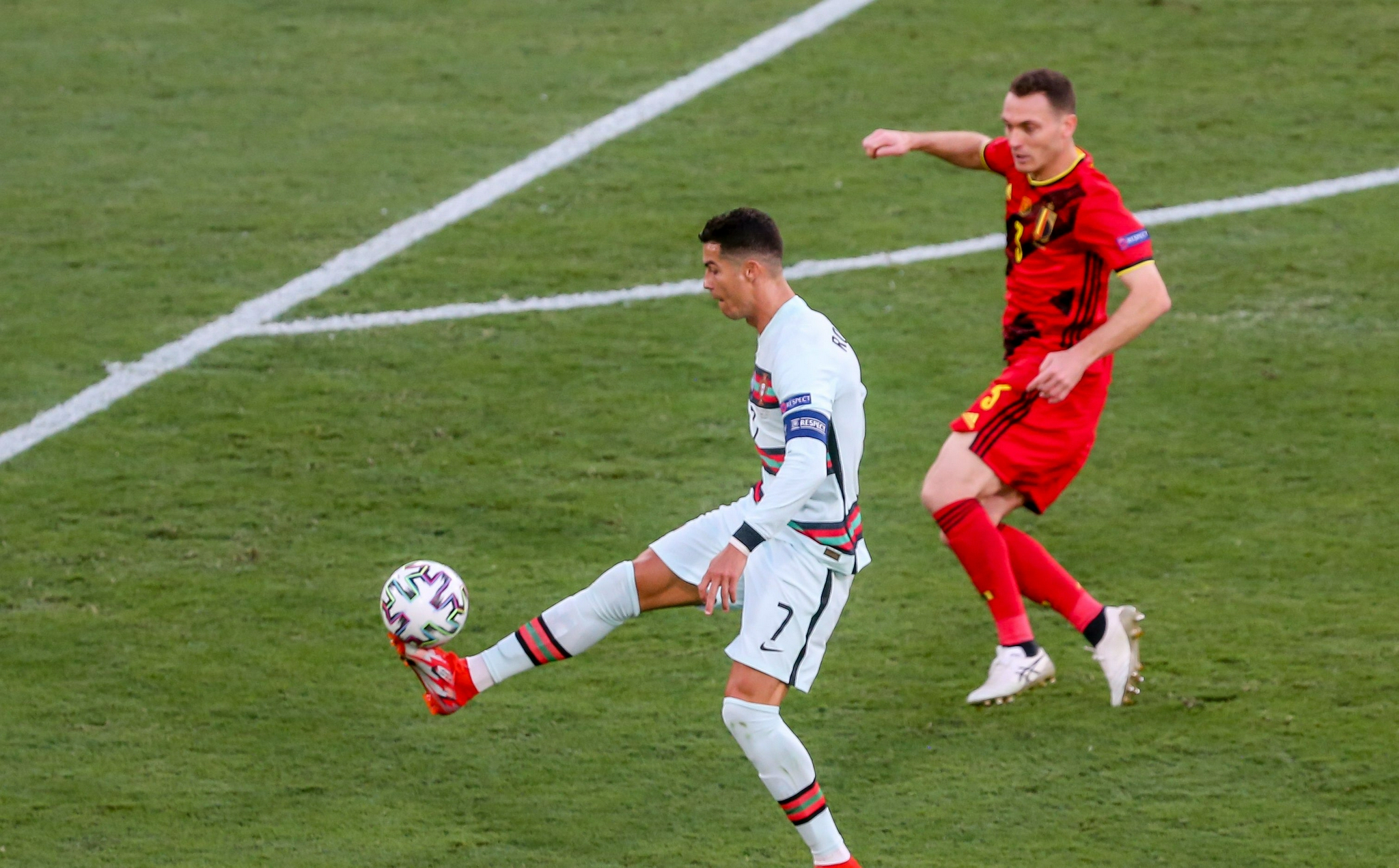 挪威队赢球收官，表现稳定出类拔萃