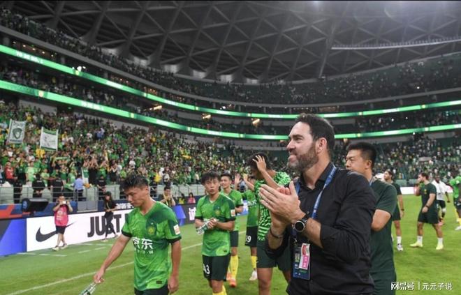 球员个人表现火爆,助球队取得胜利 球员个人表现火爆,助球队取得胜利