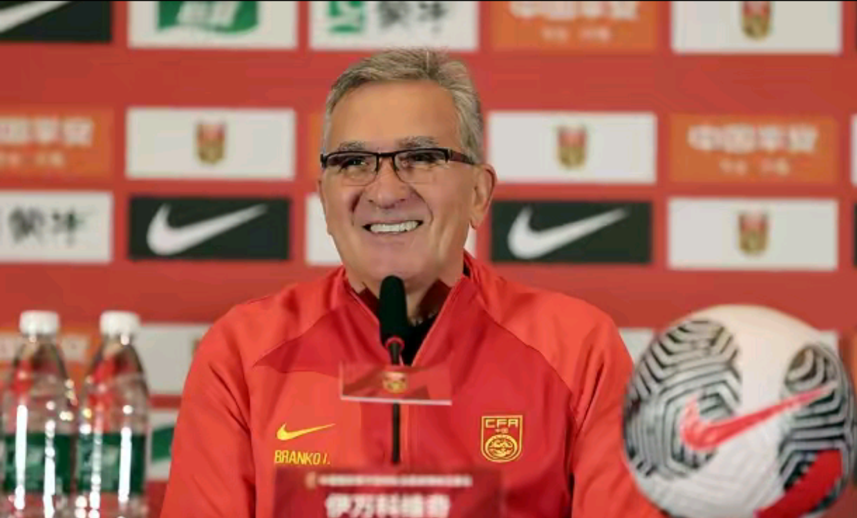 球员个人表现火爆,助球队取得胜利 球员个人表现火爆,助球队取得胜利