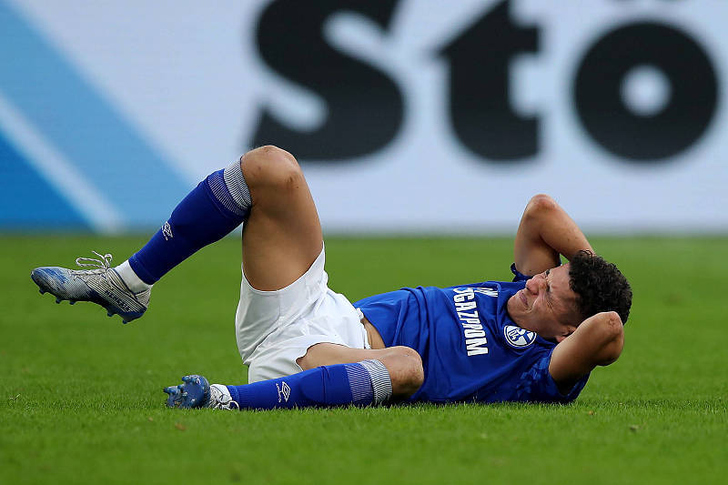 沙尔克球队备战期间发生内讧,引发关注 沙尔克球队备战期间发生内讧,引发关注