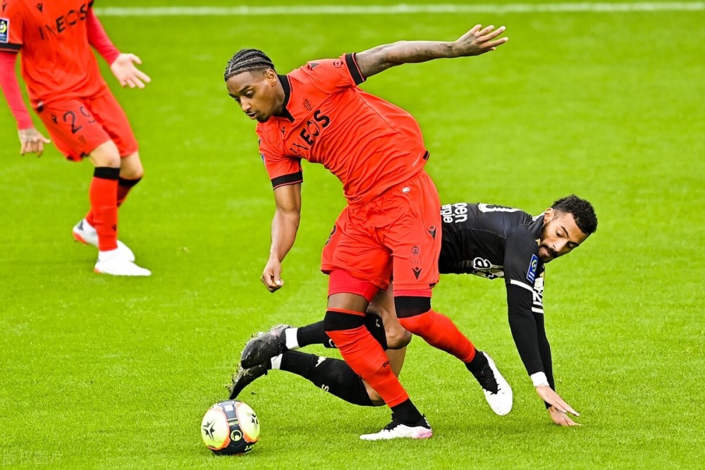 昂热队员集体努力,取得胜利 昂热队员集体努力,取得胜利