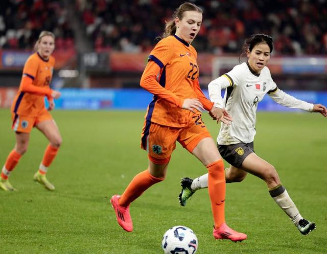 荷兰女足在友谊赛事中击败对手 荷兰女足在友谊赛事中击败对手