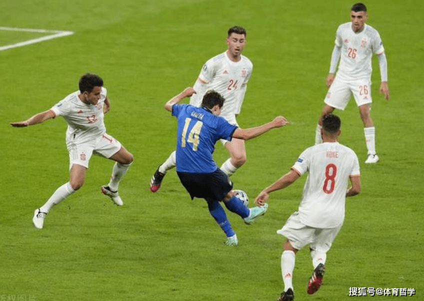 男子排球决赛激烈对抗，意大利队夺冠