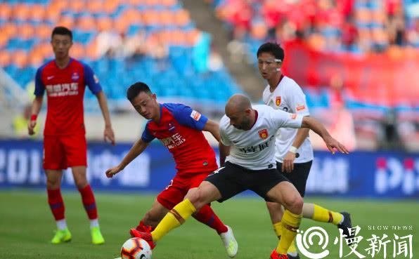 重庆斯威横扫天津泰达,豪取三连胜 重庆斯威横扫天津泰达,豪取三连胜
