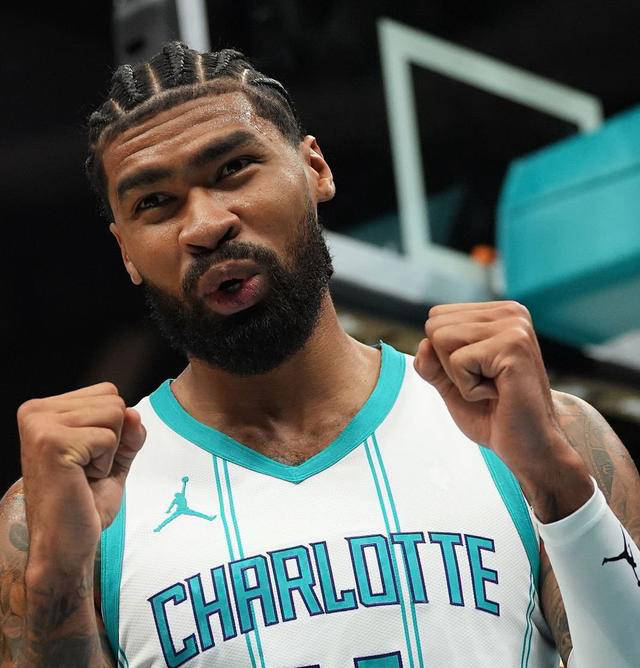 黄蜂交易后卫,加强内线实力寻求突破 黄蜂交易后卫,加强内线实力寻求突破