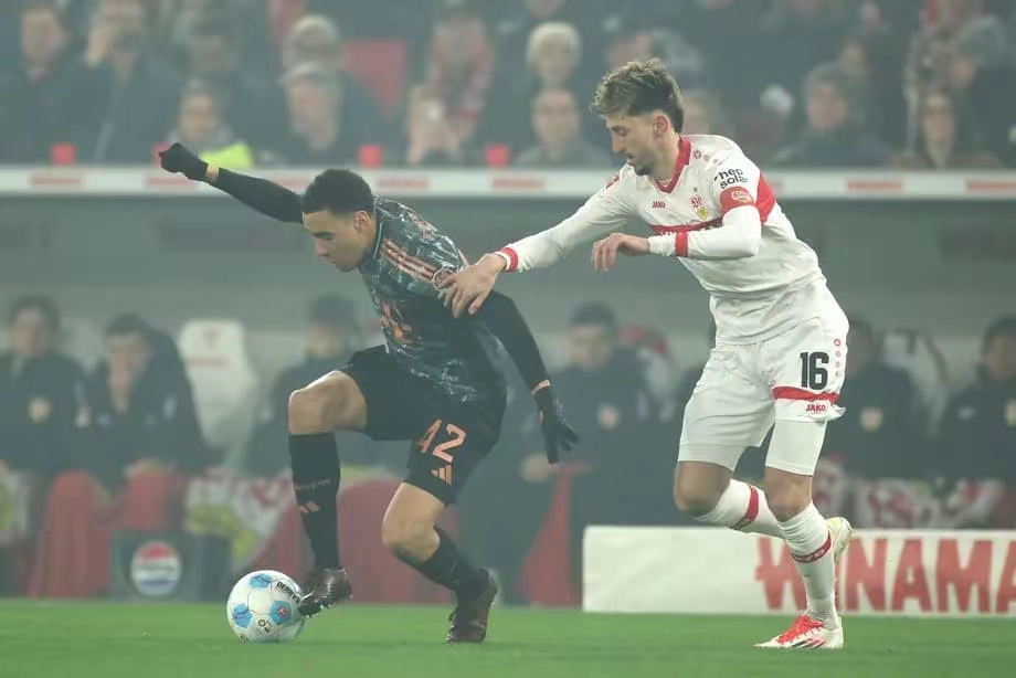 弗赖堡客场逼平斯图加特 弗赖堡客场逼平斯图加特