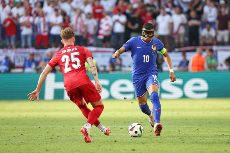 法国胜出克威特,稳坐小组头名 法国胜出克威特,稳坐小组头名