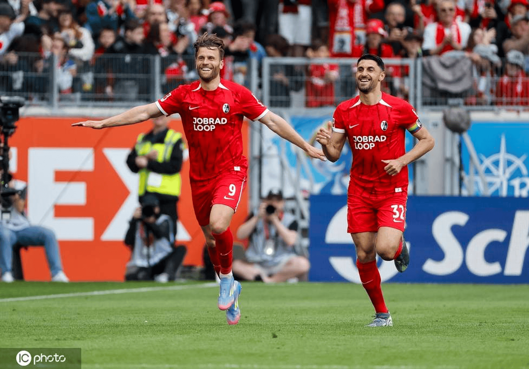 不来梅大胜霍芬海姆，德甲保级压力减轻